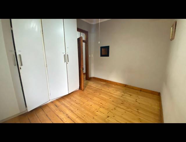 2.5 BEDROOM FLAT TO LET IN ESSENWOOD